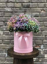 Цветочная композиция из Гипсофила и Розы в шляпной коробке в Кириллове