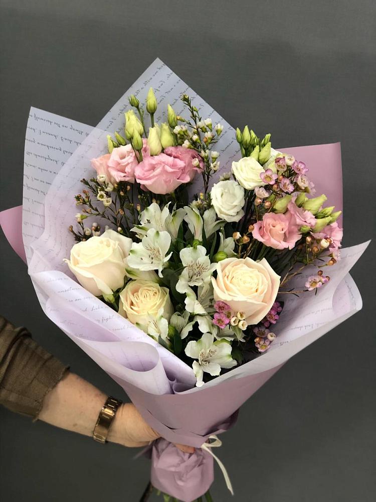 Букет цветов из: Альстромерии, Розы и Лизиантусы в Кириллове