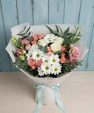 Букет цветов из:  Розы, Лизиантусы и Хризантемы в Кириллове