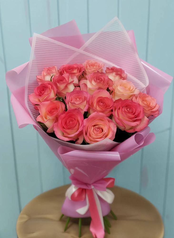 Букет 15 Розовых роз Равель в Кириллове