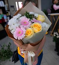 Букет цветов из:  Герберы, Розы и Хризантемы в Кириллове