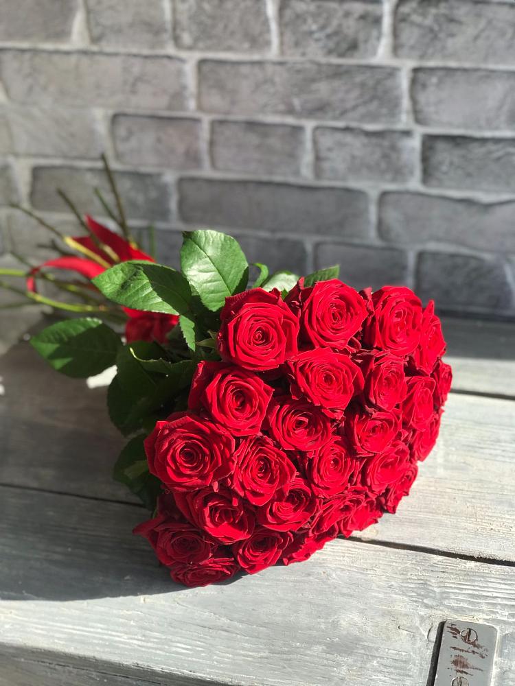 Букет Красные розы Фридом в Кириллове