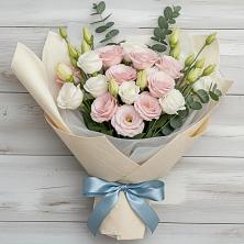 Букет цветов из:  Лизиантусы в Кириллове