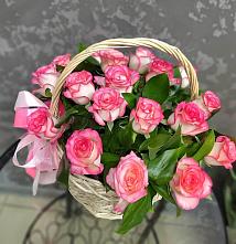 Цветочная композиция из Розы в корзине в Кириллове