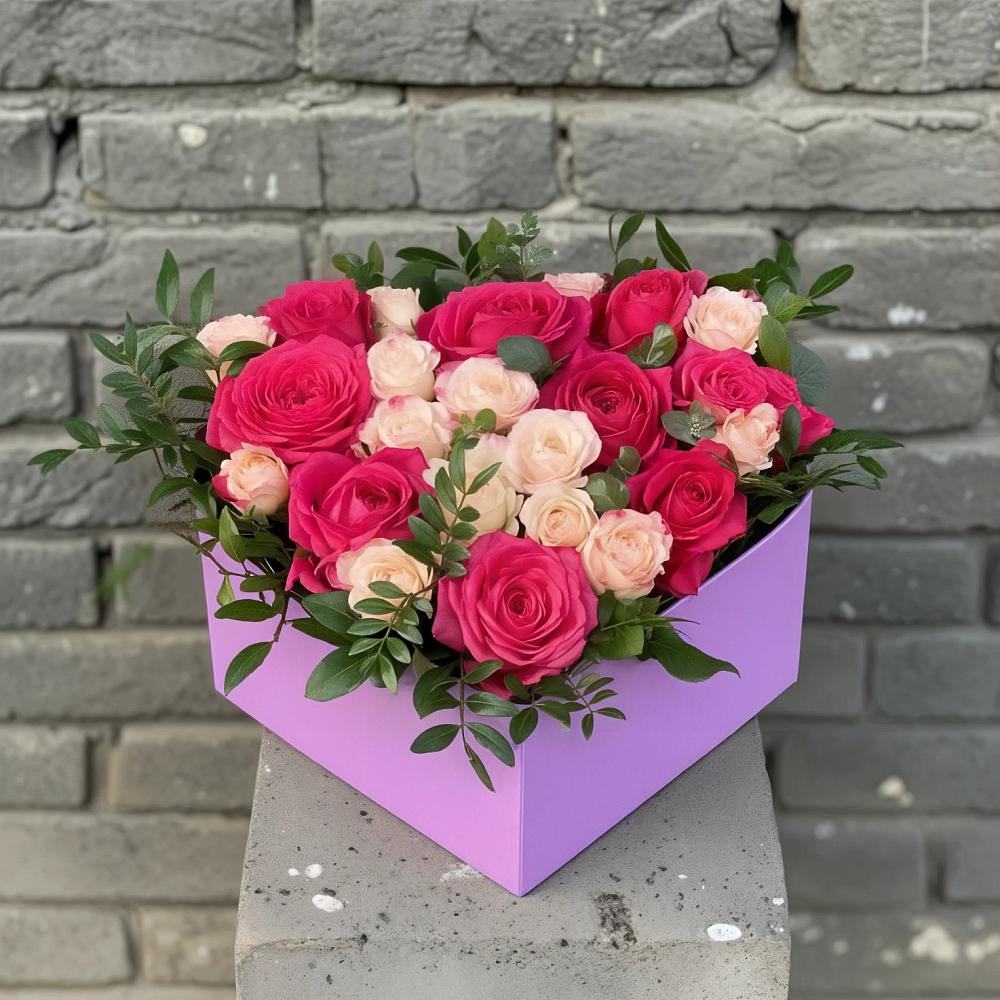Цветочная композиция из Розы в коробке в Кириллове