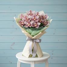 Букет цветов из:  Орхидеи и Розы в Кириллове