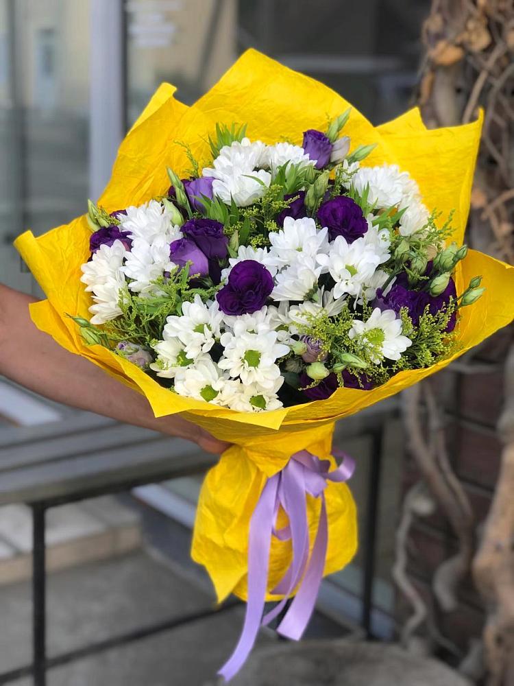 Букет цветов из: Ирисы, Хризантемы и Ромашки в Кириллове