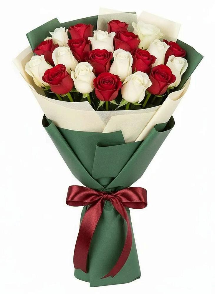 Букет Микс из красных и белых роз в Кириллове