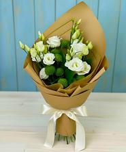 Букет цветов из:  Хризантемы и Лизиантусы в Кириллове