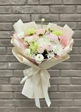 Букет цветов из:  Гвоздики, Розы, Лизиантусы и Хризантемы #REPLACE_PRED# Кириллове