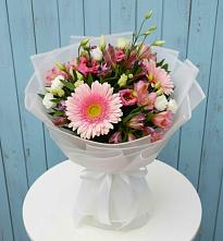 Букет цветов из:  Герберы, Альстромерии и Лизиантусы #REPLACE_PRED# Кириллове