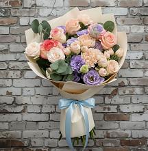 Букет цветов из:  Розы, Лизиантусы и Гвоздики в Кириллове