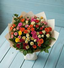 Букет Микс из разноцветных кустовых роз в Кириллове