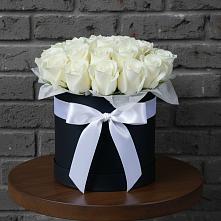 Цветочная композиция из Розы в шляпной коробке в Кириллове