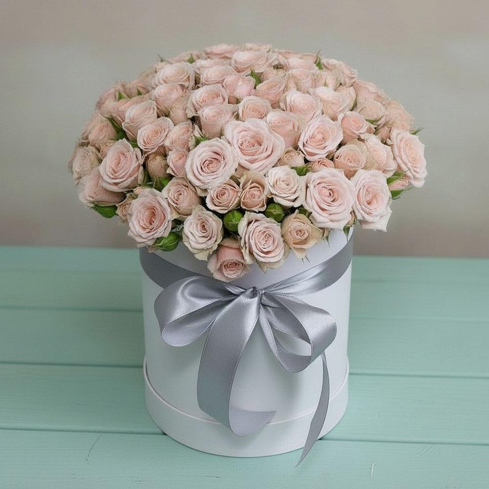 Цветочная композиция из Розы в шляпной коробке в Кириллове